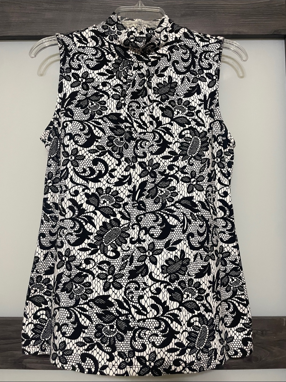 Style & Co. Black and White Floral Sleeveless Mock Neck Blouse